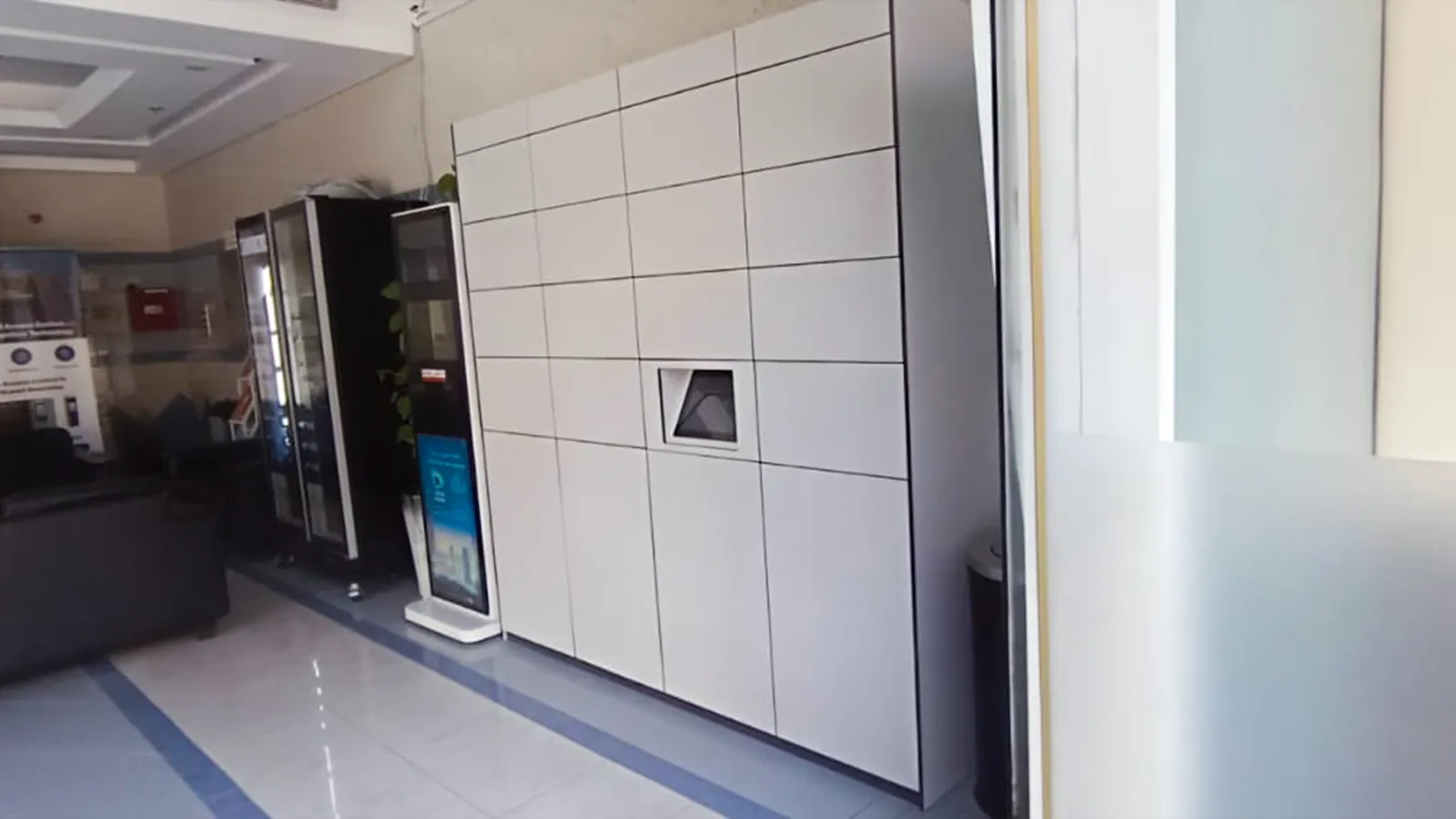 Trafalgar Executive (CBD 9) locker wall